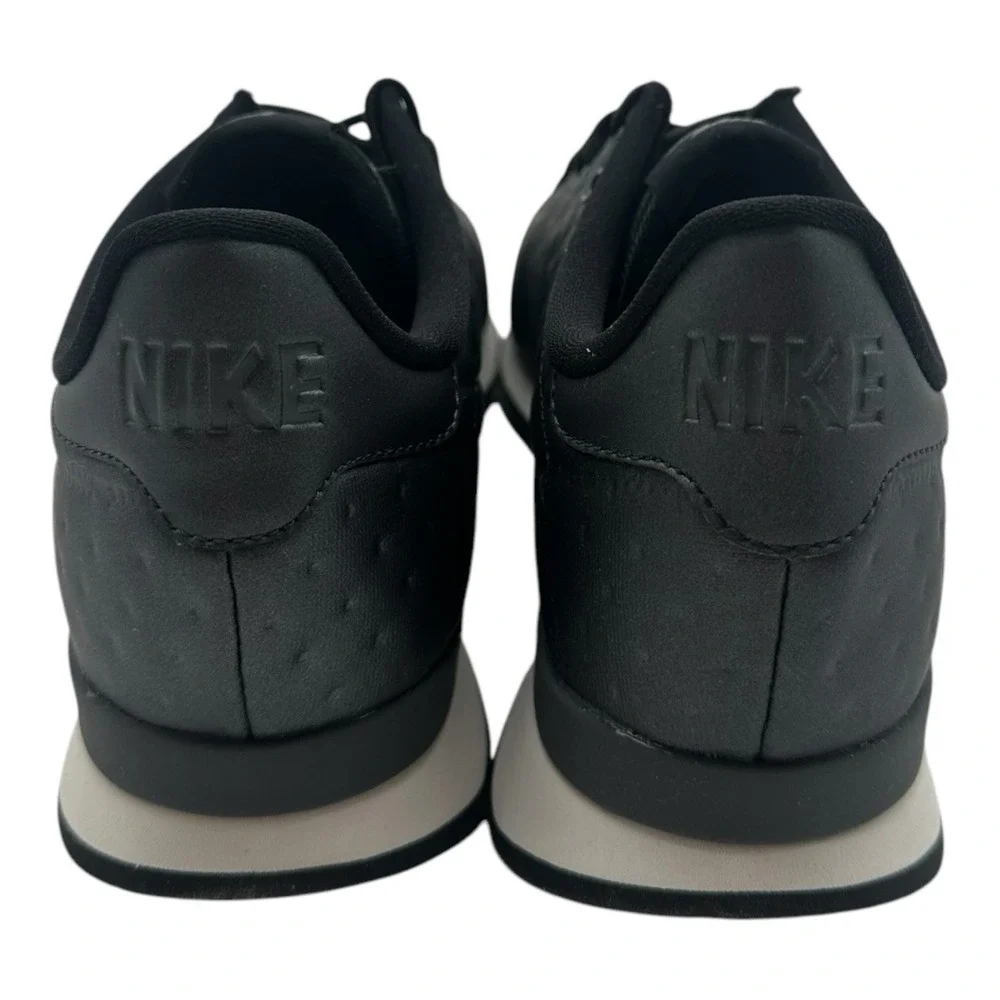 Nike internationalist jacquard
